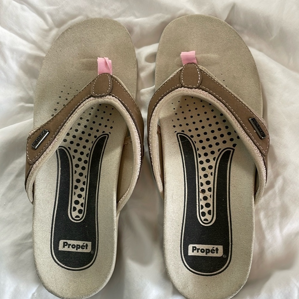 Thongs/Sandals